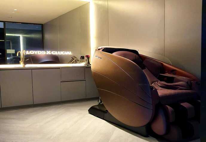 Hydrafacial on OSIM uDream massage chair at Lloyds Medical Group